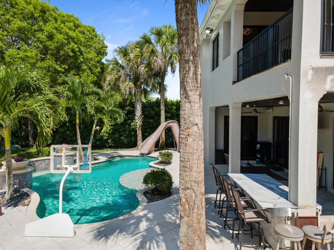 Photo of 9521 Eden Manor