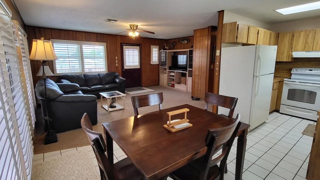 Photo of 1065 Peach Lane