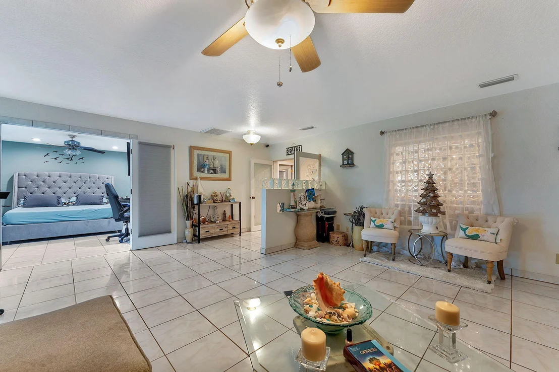 Photo of 249 SW 9th Circle