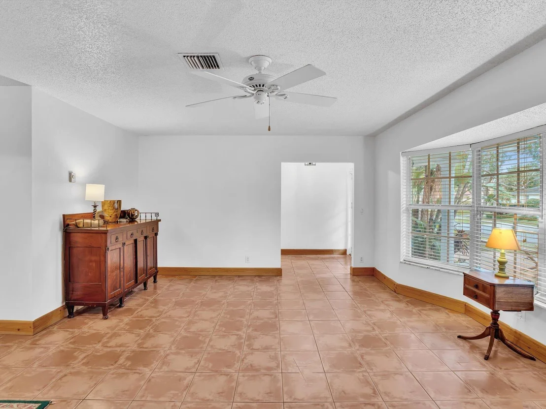 Photo of 3204 Lakeview Drive