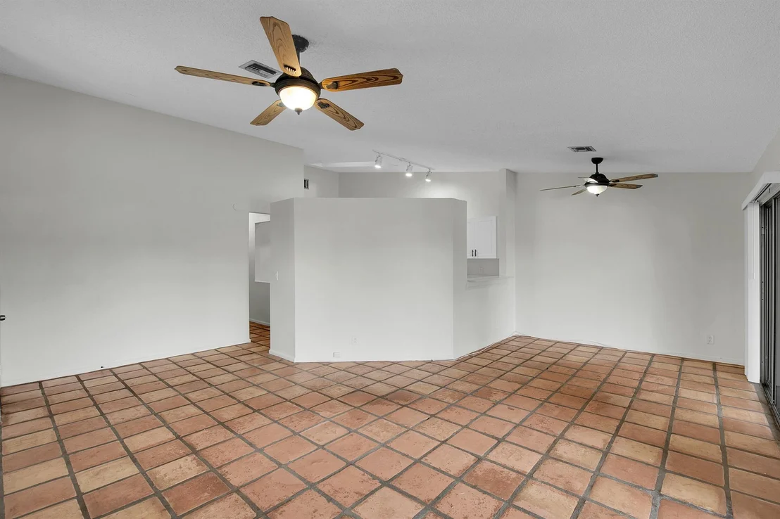 Photo of 1893 Discovery Way