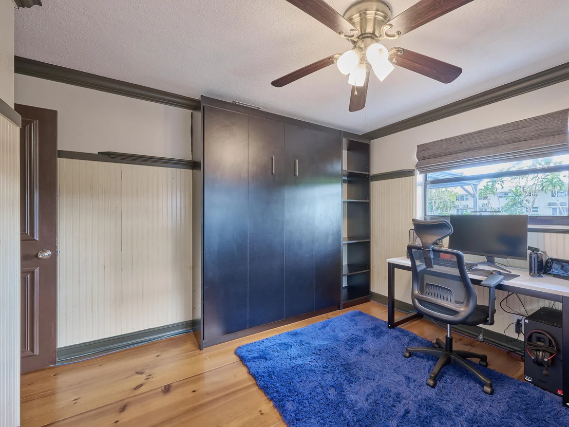 Photo of 2652 NE 3rd Street