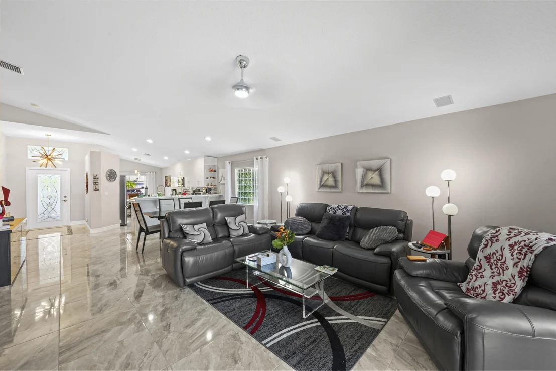 Photo of 12035 Roma Road
