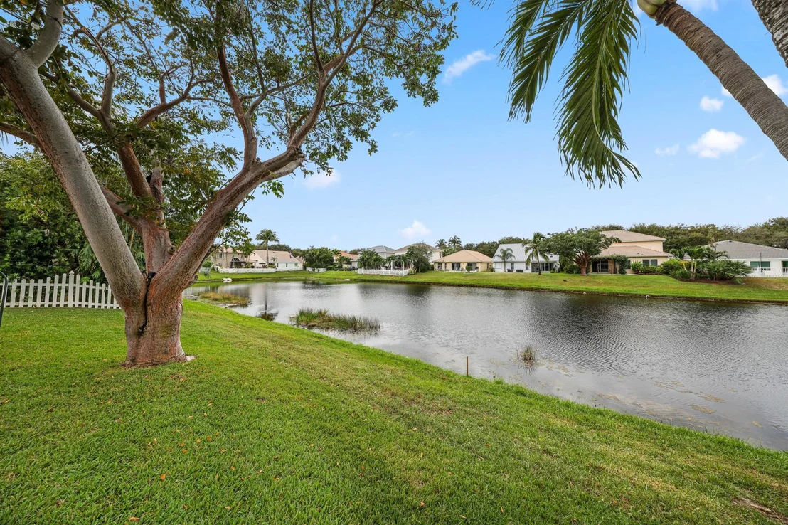 Photo of 560 Anchor Point