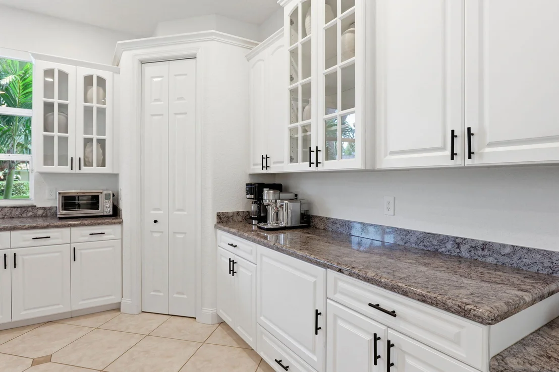 Photo of 950 Greensward Lane