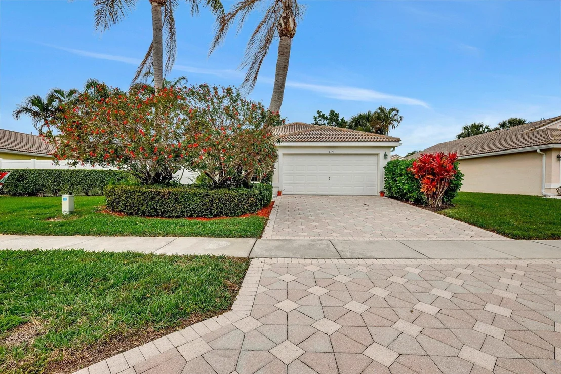 Photo of 8177 Palm Gate Drive