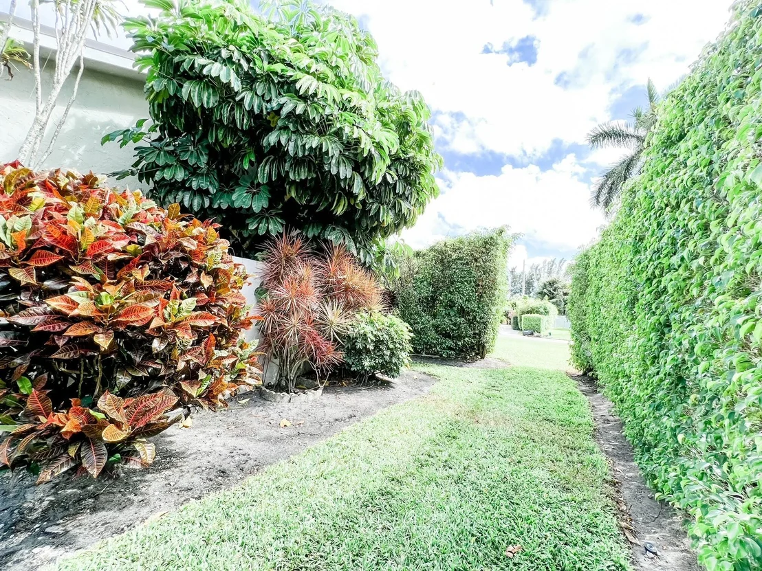 Photo of 4563 Gleneagles Drive