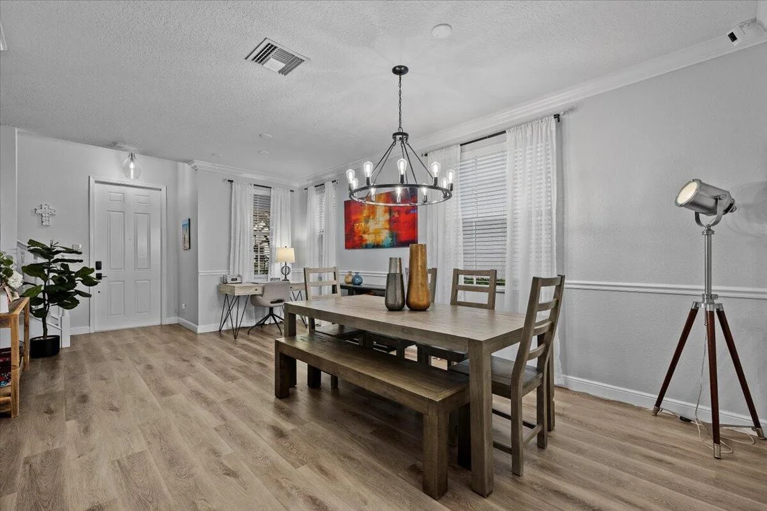 Photo of 627 Castle Drive