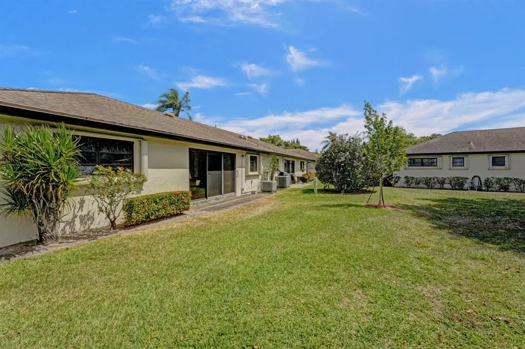 Photo of Unit B at 4761 Greentree Crescent