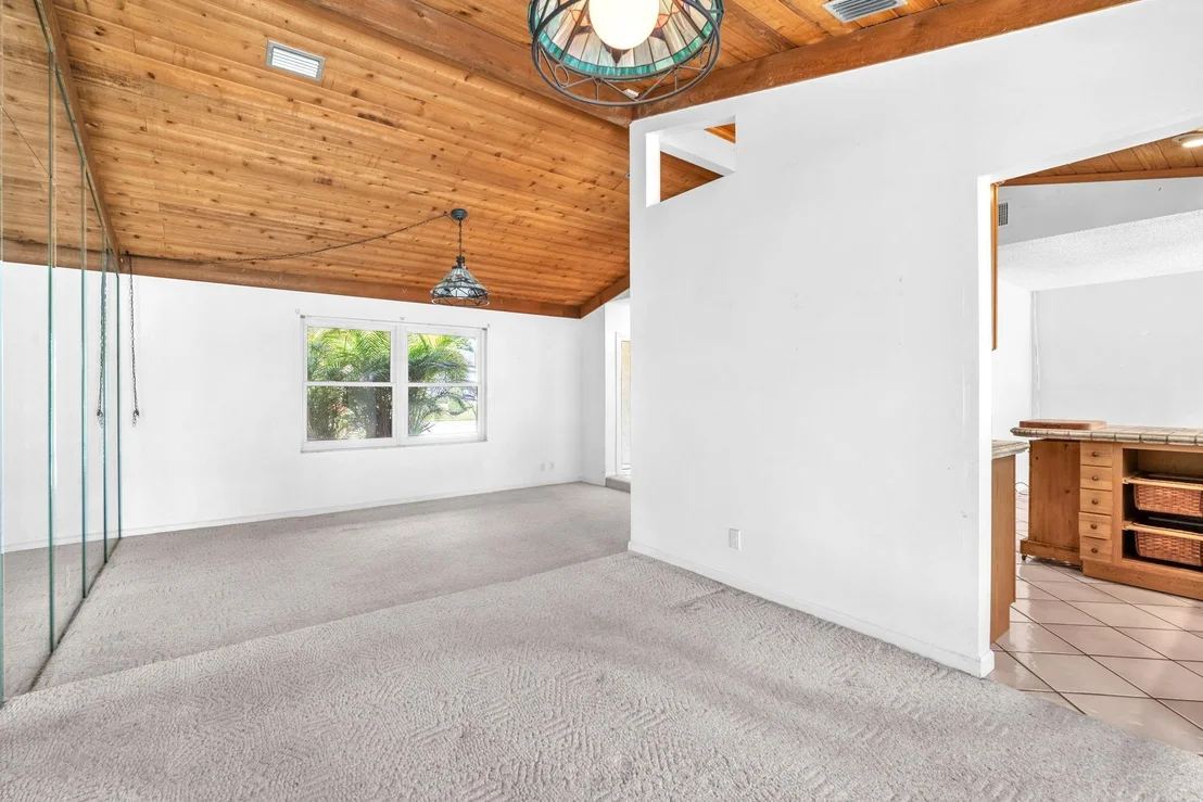 Photo of 5054 Beechwood Road