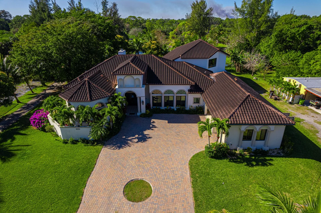 Photo of 2943 B Road