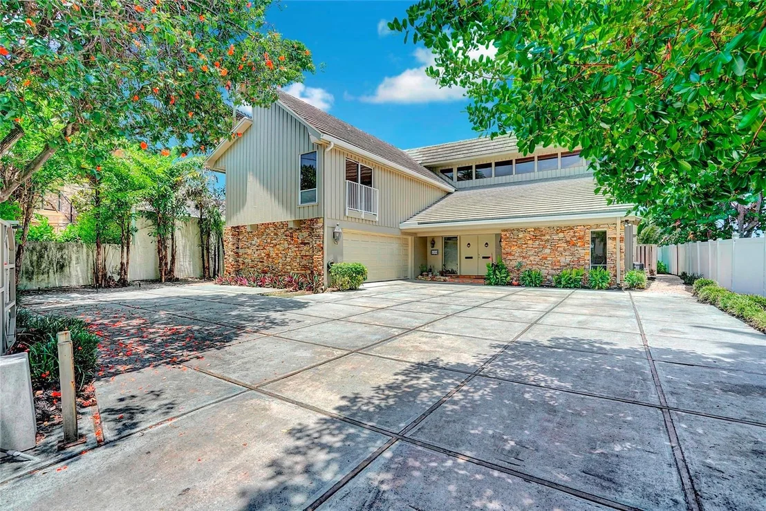 Photo of 2304 Bay Drive