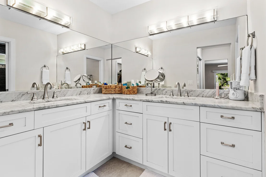 Photo of 2401 Banyan Road