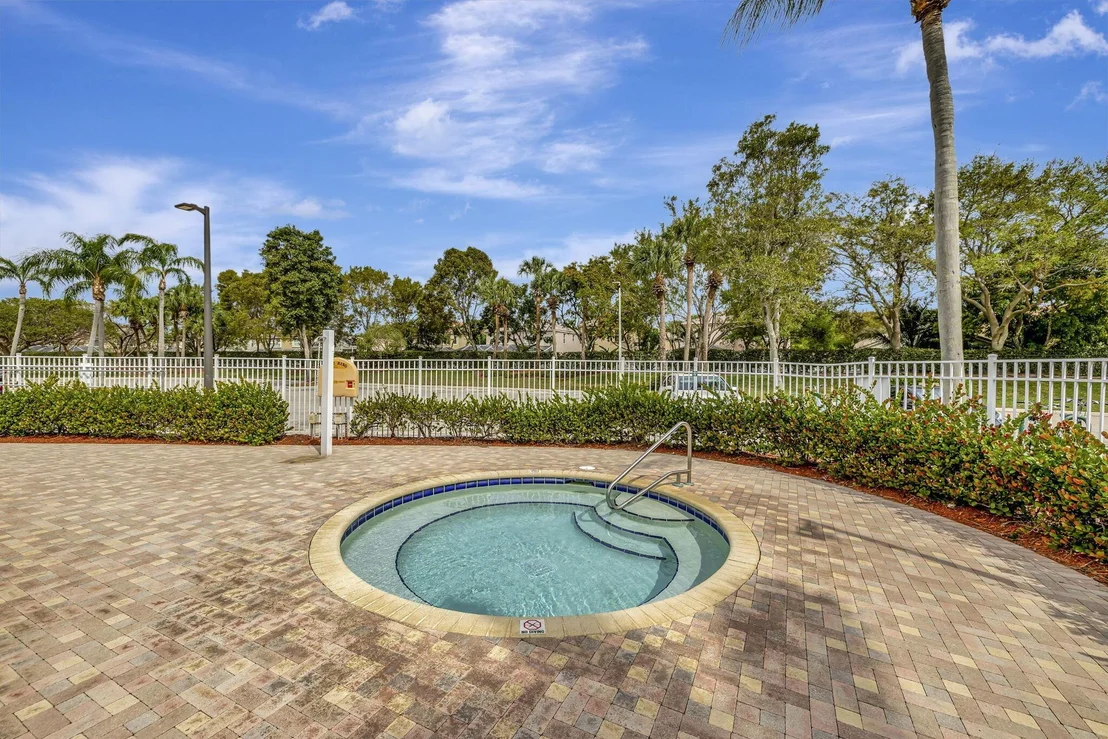 Photo of 7844 Ambleside Way