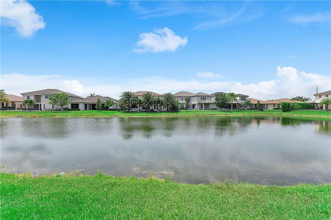 Photo of 8971 Lakeview Place
