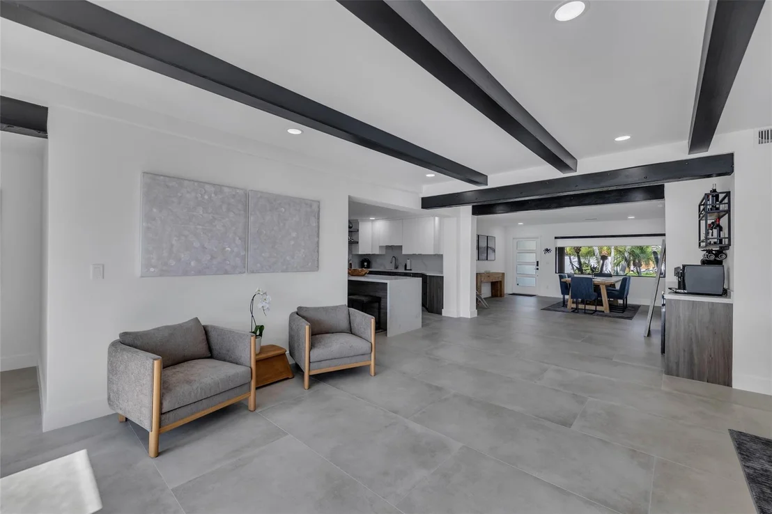 Photo of 160 SE 3rd Court