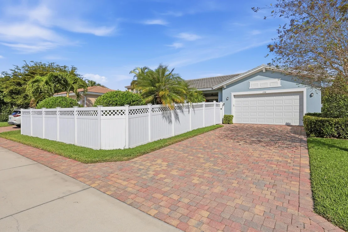 Photo of 1358 Community Drive