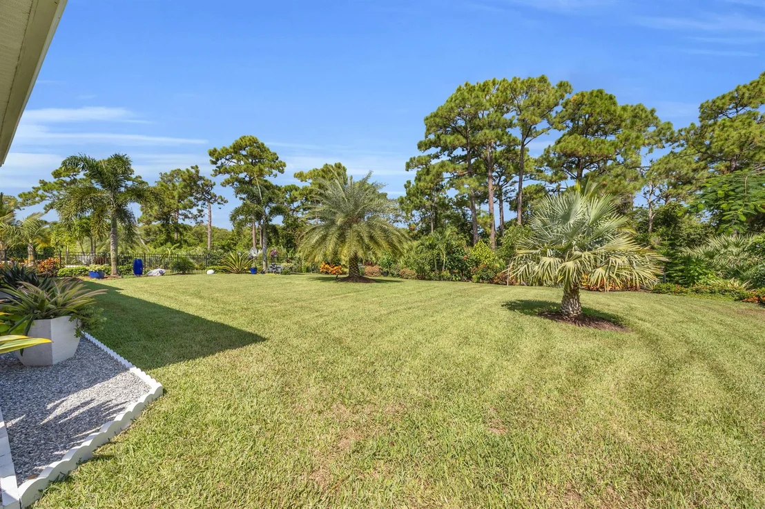 Photo of 718 SW Riverwatch Place