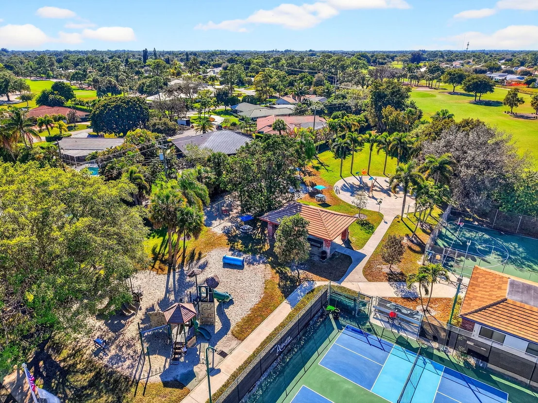 Photo of 428 Pine Villa Drive