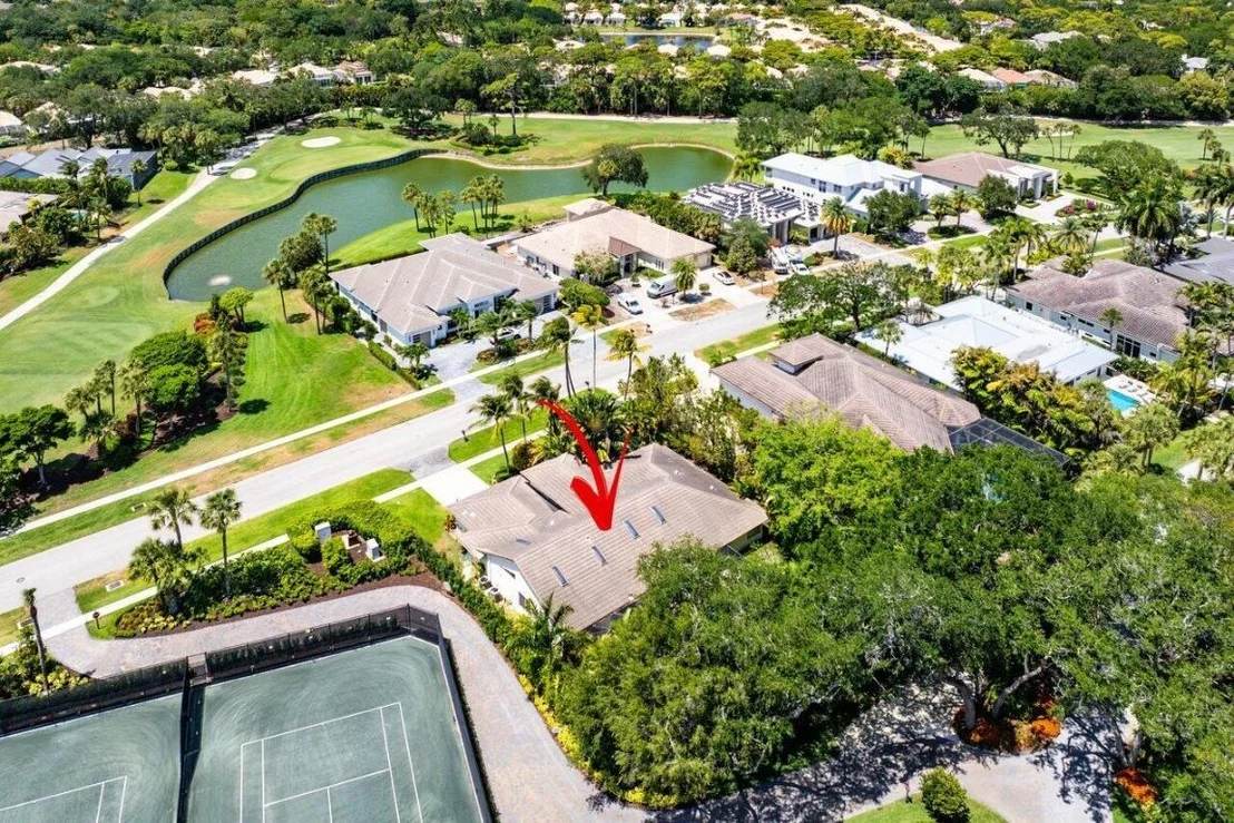 Photo of 4590 Live Oak Boulevard