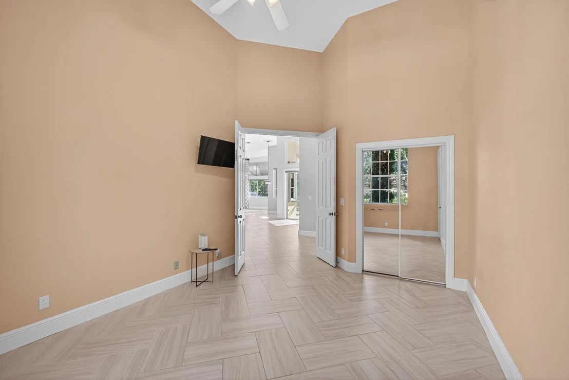 Photo of 111 N River Drive W