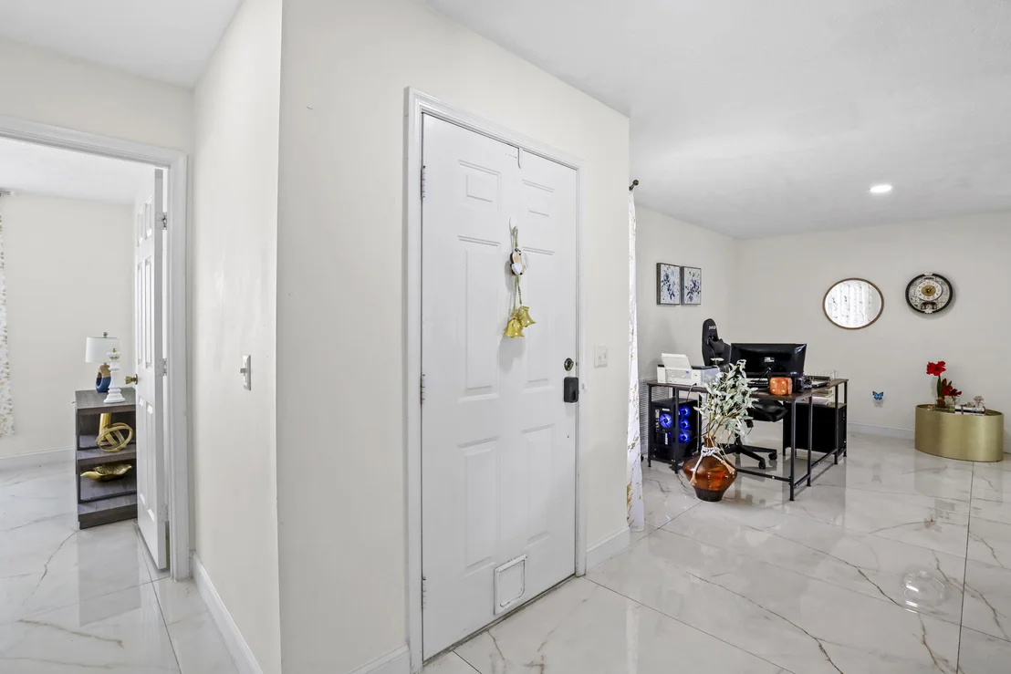 Photo of 6648 Gaviota