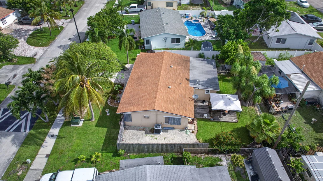 Photo of 2750 NE 9TH Terrace