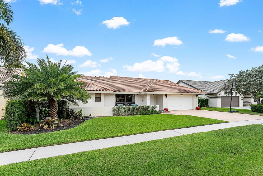 Photo of 9847 Sun Pointe Drive