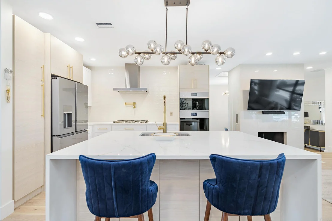 Photo of 340 Ellamar Road
