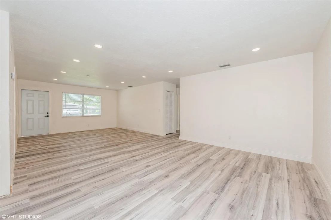 Photo of 1049 Coral Drive
