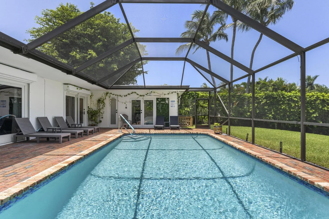 Photo of 8416 Pine Tree Lane