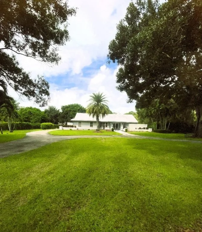 Photo of 14183 Greentree Trail