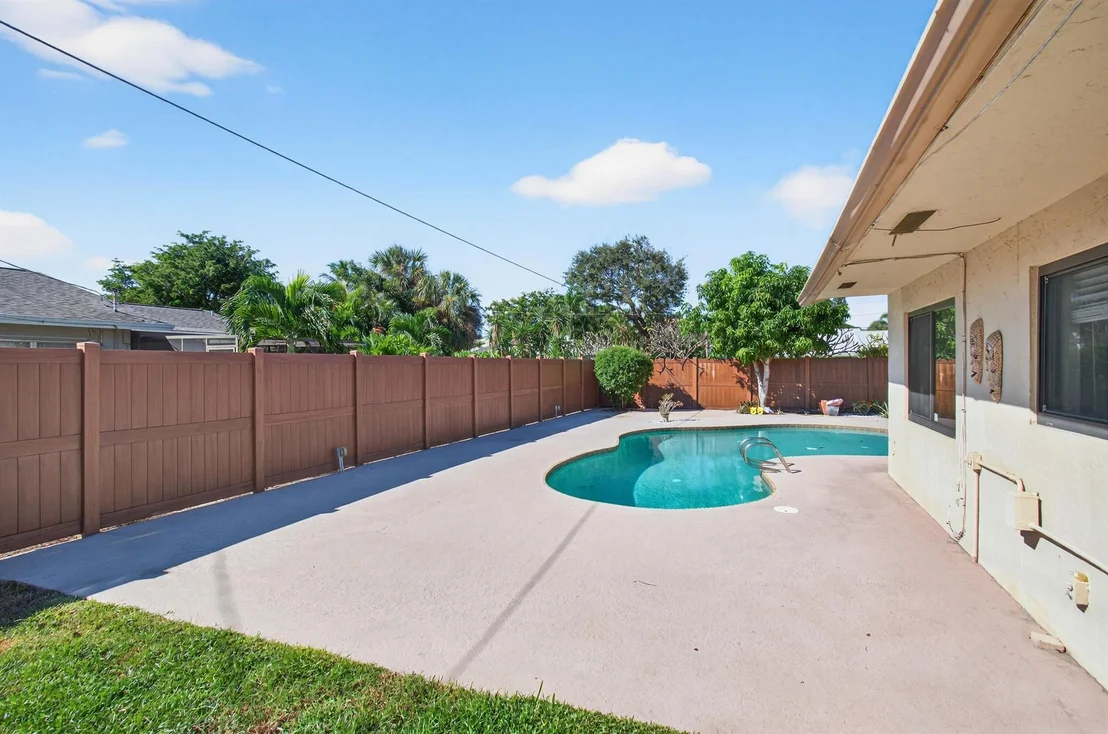 Photo of 714 Heron Drive