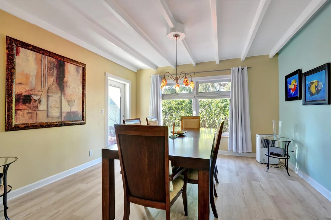 Photo of 2585 SE 3rd Street