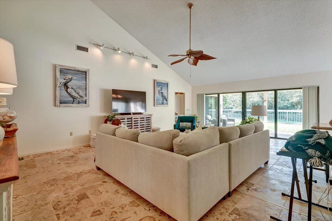 Photo of 316 River Edge Road