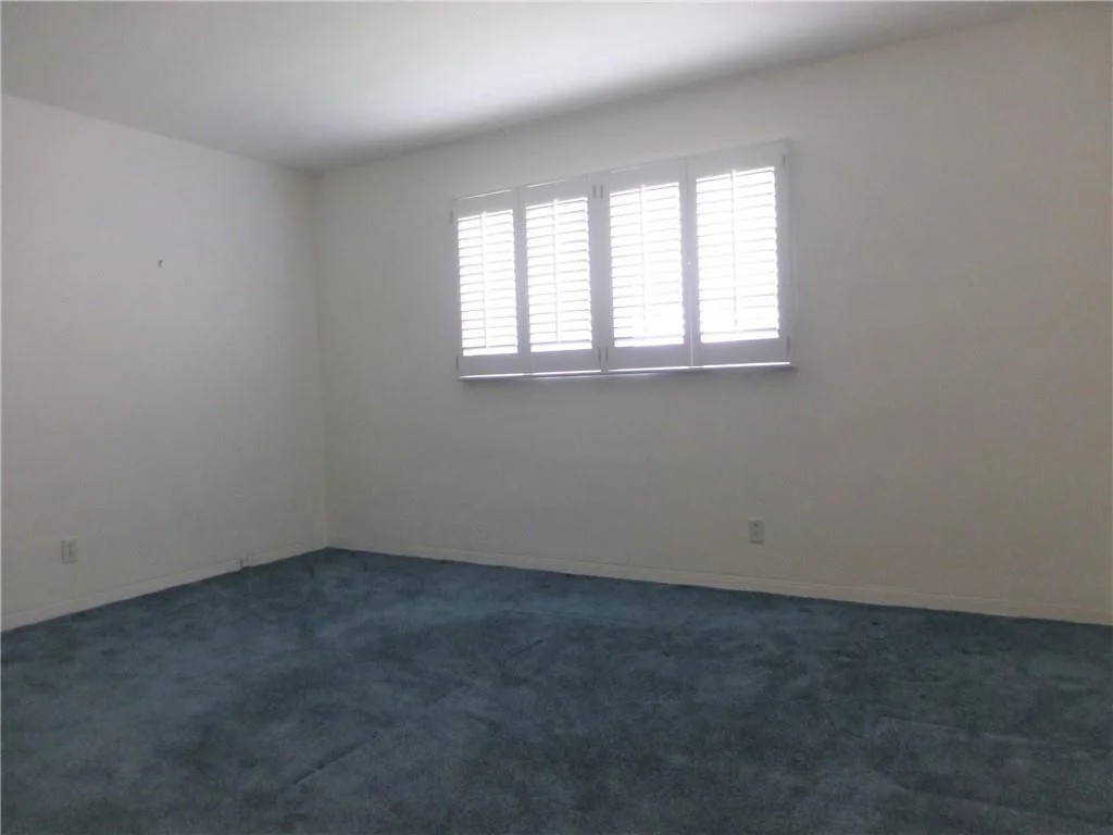 Photo of 533 N Rainbow Drive