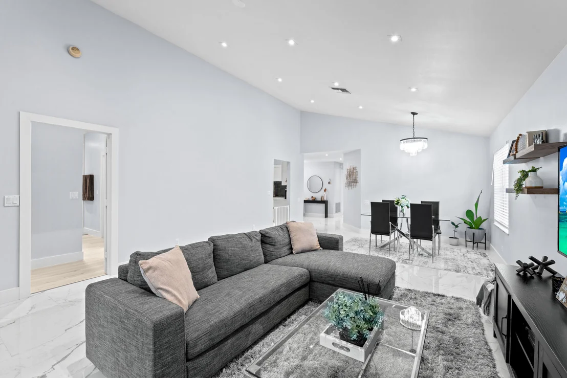 Photo of 6070 Bluegrass Drive