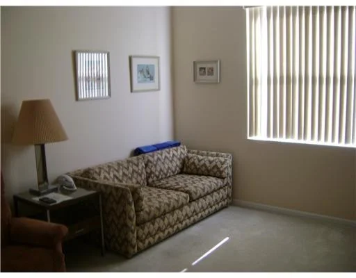 Photo of 6834 Treves