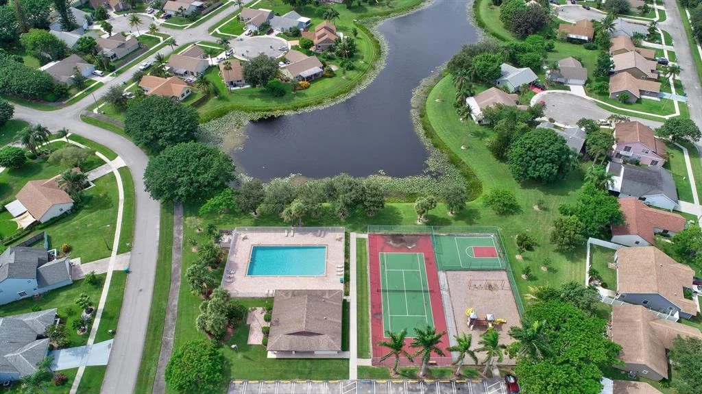 Photo of 1840 Edgewater Drive