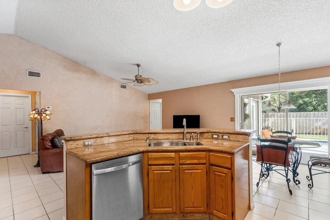 Photo of 4060 Sabal Lakes Road