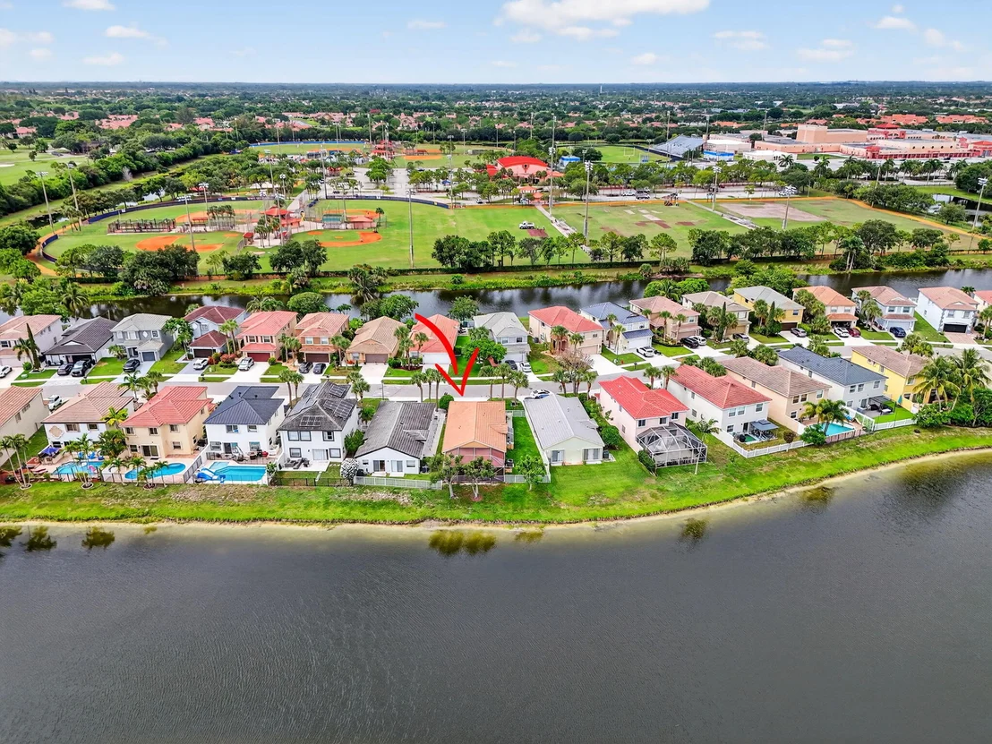 Photo of 6121 Spring Isles Boulevard