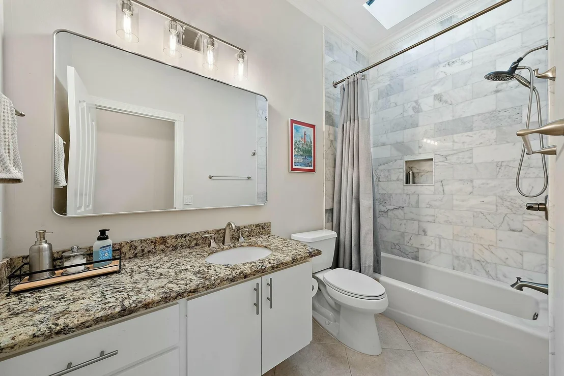 Photo of 128 Hampton Circle
