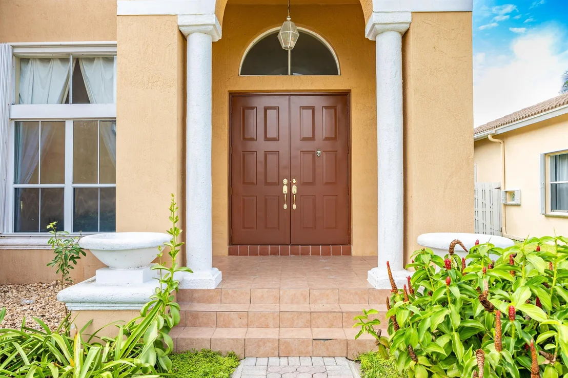 Photo of 6145 Indian Forest Circle