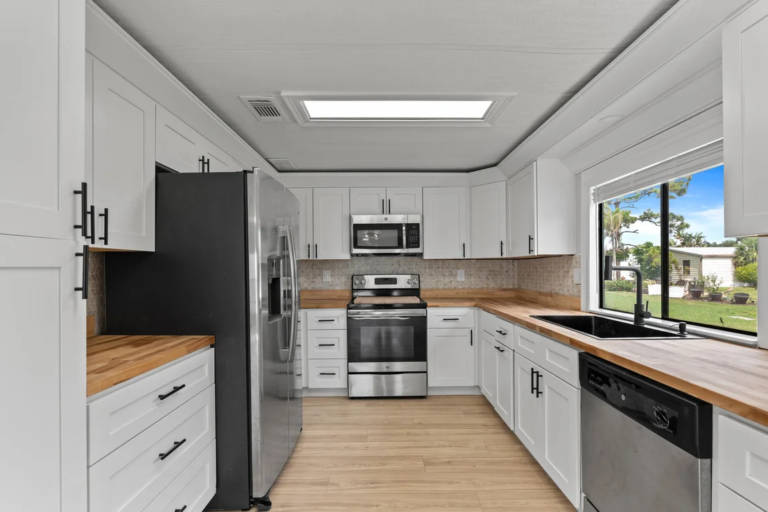 Photo of 2659 SW MONARCH Trail