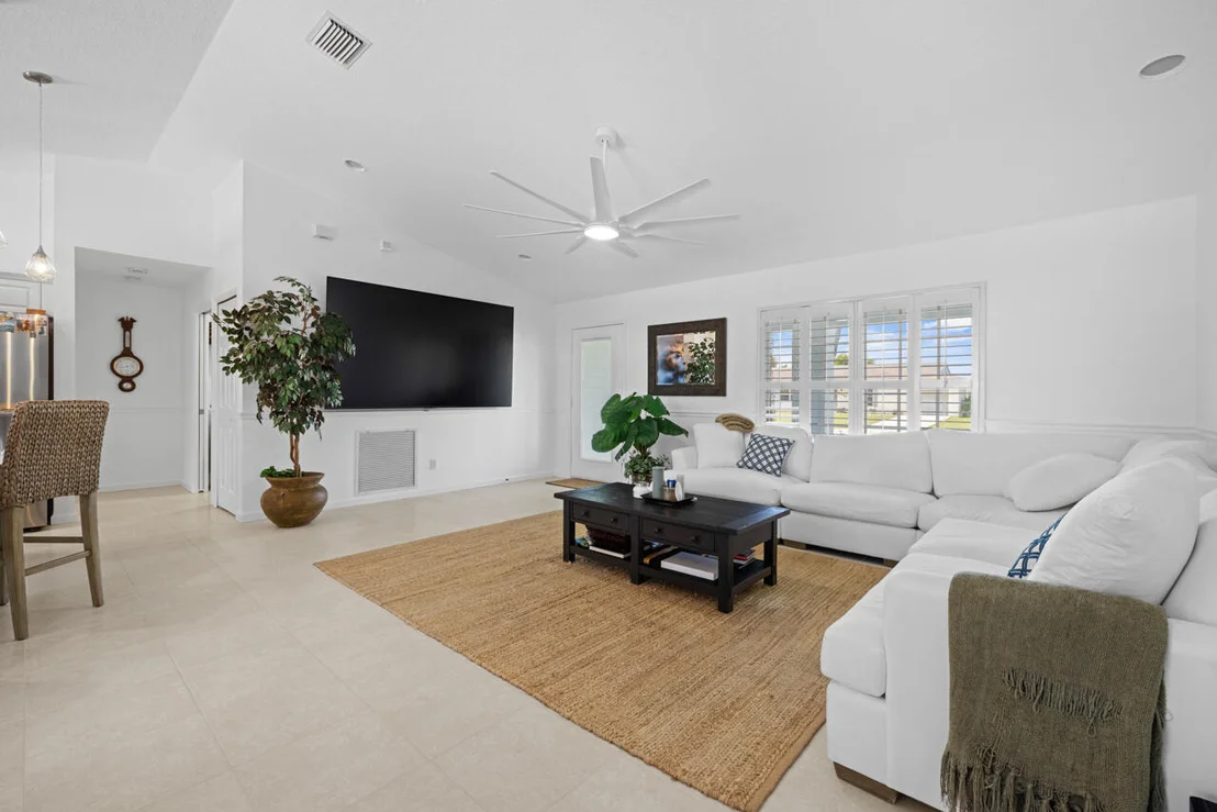 Photo of 5064 SE Horseshoe Point Road