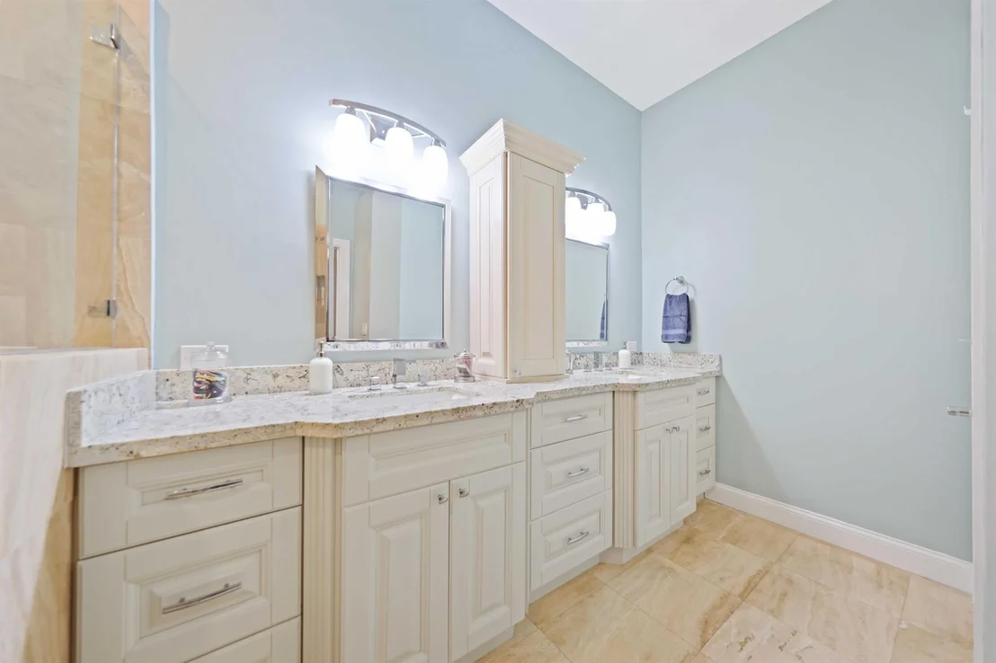 Photo of 560 Anchor Point
