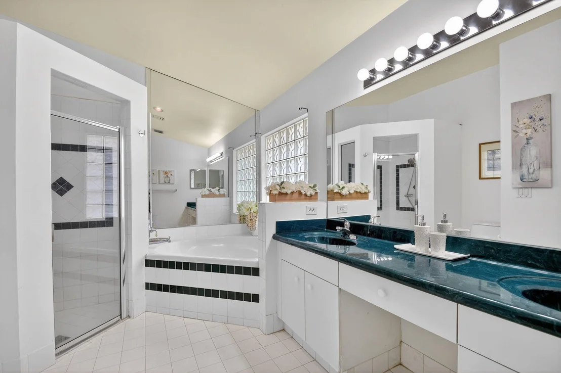 Photo of 7760 Manor Forest Lane