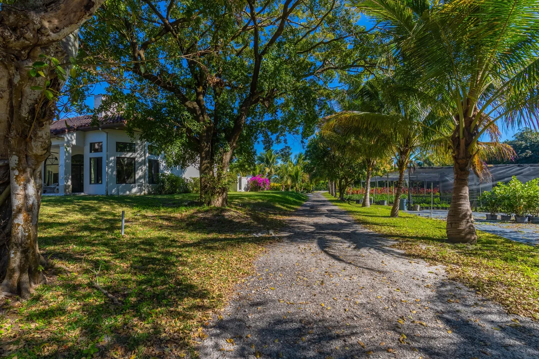 Photo of 2943 B Road