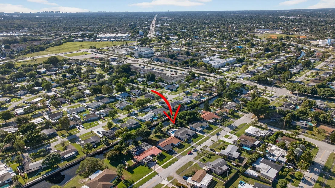 Photo of 1530 W River Drive
