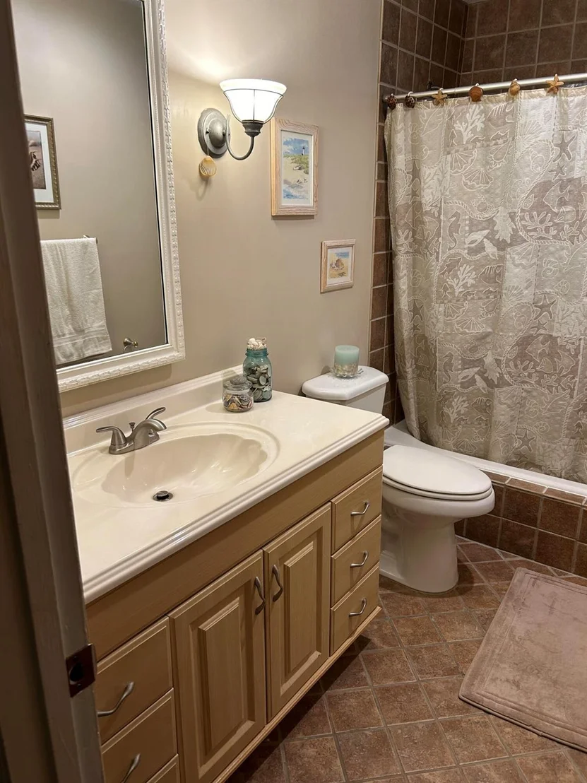 Photo of 44 W Cypress Road